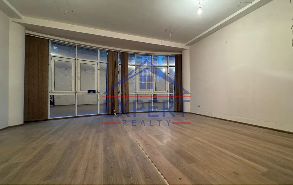 ԿԵՆՏՐՈՆ, ԱՐԱՄԻ ՓՈՂՈՑ, 5 ՍԵՆՅԱԿ