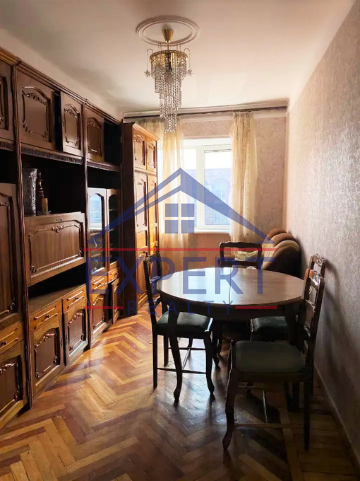 ԿԵՆՏՐՈՆ, ԱՐՇԱԿՈՒՆՅԱՑ ՊՈՂՈՏԱ, 3 ՍԵՆՅԱԿ