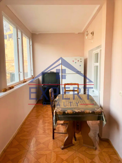 ԿԵՆՏՐՈՆ, ԱՐՇԱԿՈՒՆՅԱՑ ՊՈՂՈՏԱ, 3 ՍԵՆՅԱԿ