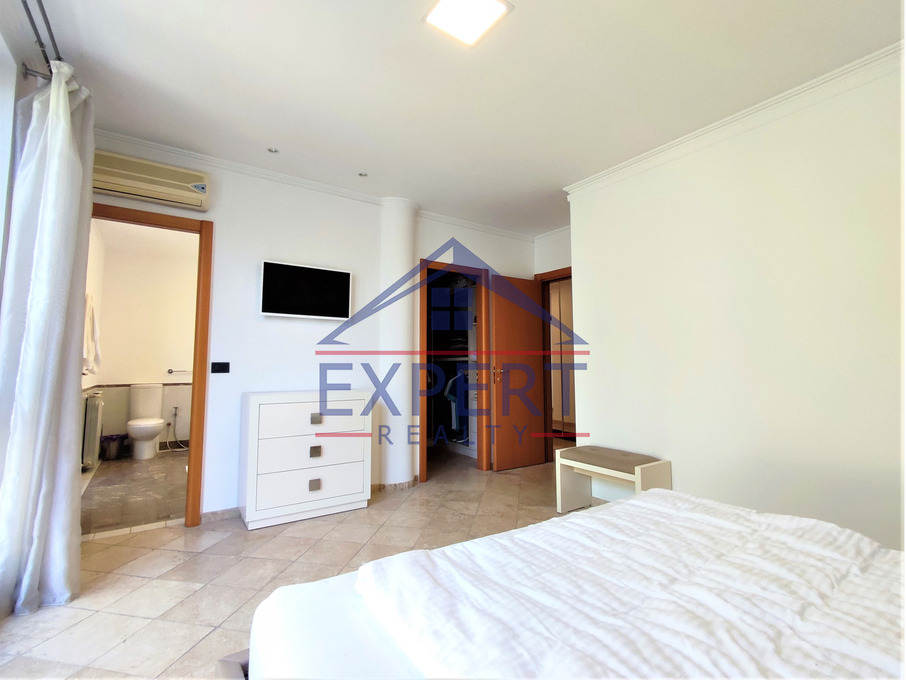 ԿԵՆՏՐՈՆ, ԽՈՐԵՆԱՑՈՒ ՓՈՂՈՑ, 5 ՍԵՆՅԱԿ