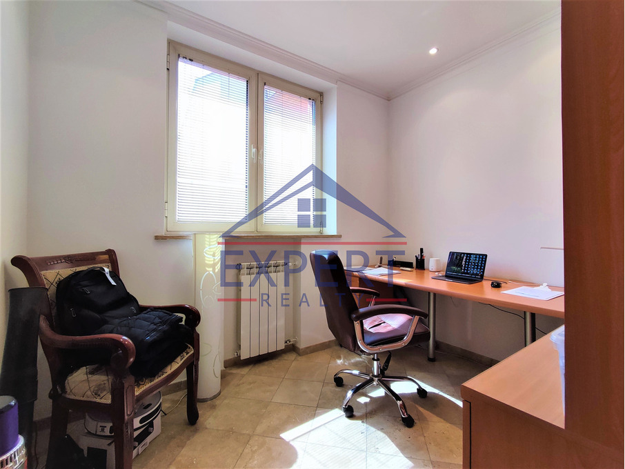 ԿԵՆՏՐՈՆ, ԽՈՐԵՆԱՑՈՒ ՓՈՂՈՑ, 5 ՍԵՆՅԱԿ