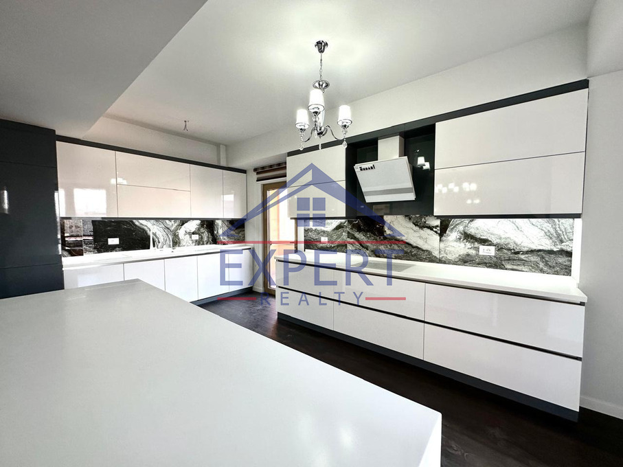 ԿԵՆՏՐՈՆ, ԼԵՈՅԻ ՓՈՂՈՑ, 5 ՍԵՆՅԱԿ