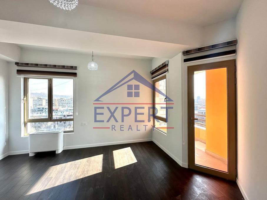 ԿԵՆՏՐՈՆ, ԼԵՈՅԻ ՓՈՂՈՑ, 5 ՍԵՆՅԱԿ