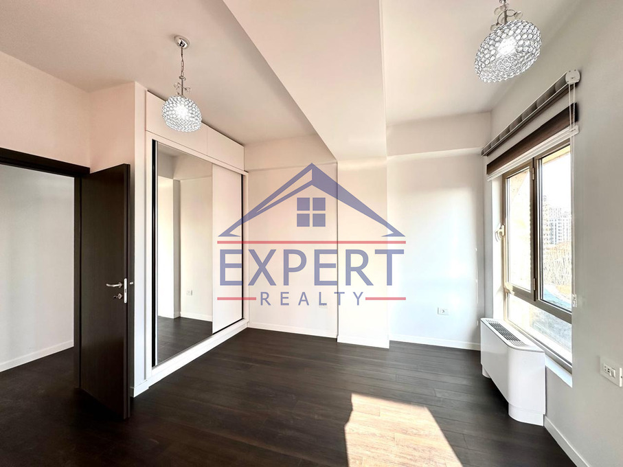 ԿԵՆՏՐՈՆ, ԼԵՈՅԻ ՓՈՂՈՑ, 5 ՍԵՆՅԱԿ