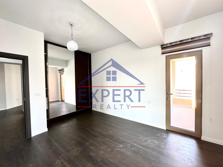 ԿԵՆՏՐՈՆ, ԼԵՈՅԻ ՓՈՂՈՑ, 5 ՍԵՆՅԱԿ