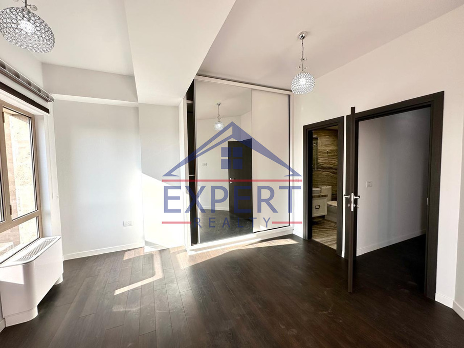 ԿԵՆՏՐՈՆ, ԼԵՈՅԻ ՓՈՂՈՑ, 5 ՍԵՆՅԱԿ