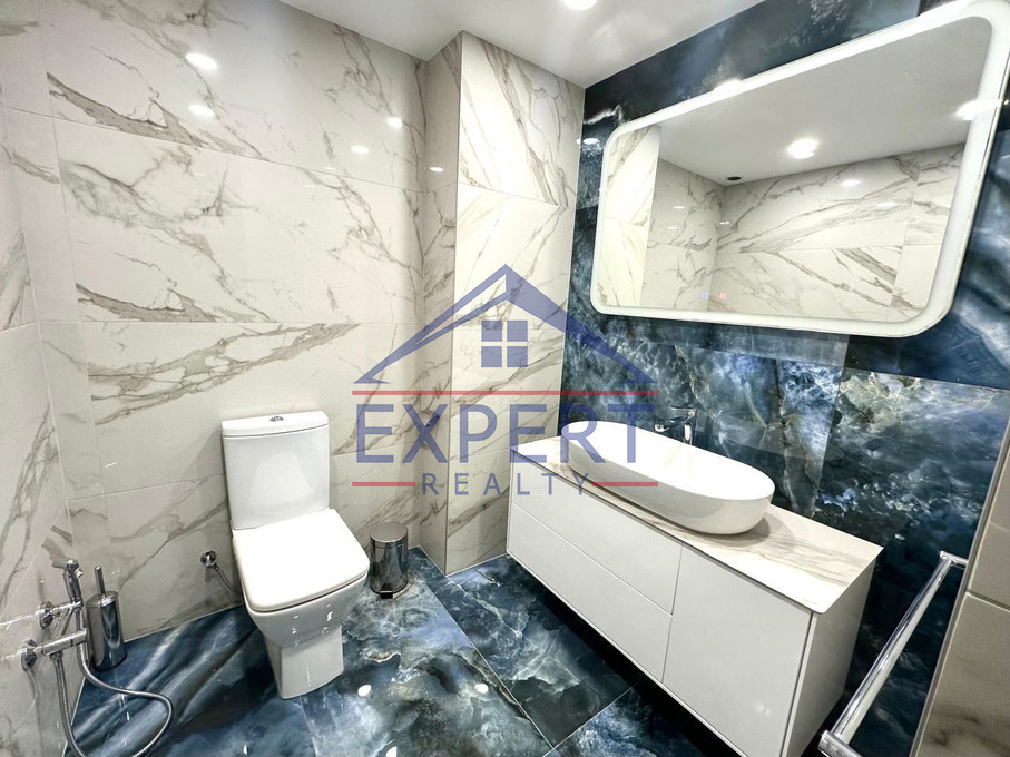 ԿԵՆՏՐՈՆ, ԼԵՈՅԻ ՓՈՂՈՑ, 5 ՍԵՆՅԱԿ