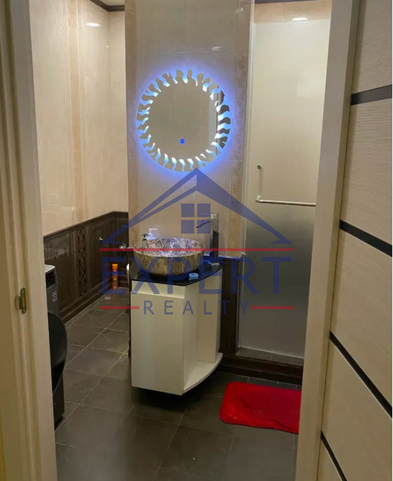 ԱՋԱՓՆՅԱԿ, ՖՈՒՉԻԿԻ ՓՈՂՈՑ, 3 ՍԵՆՅԱԿ