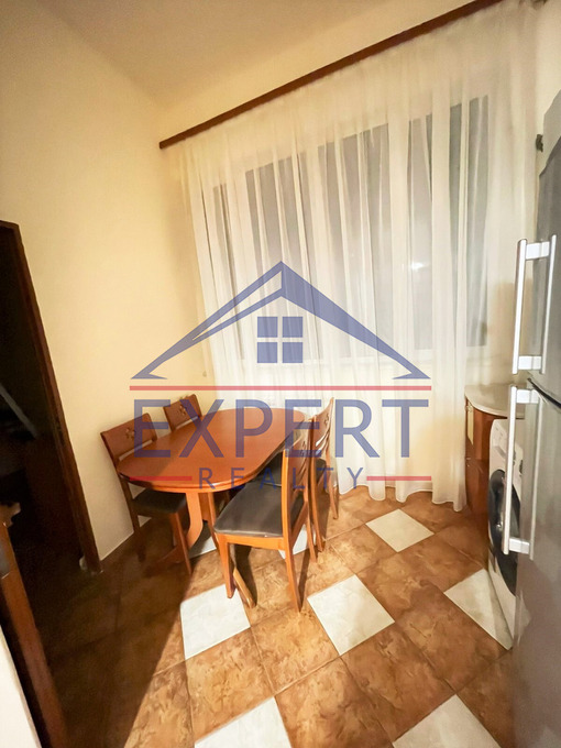 ԿԵՆՏՐՈՆ, ՆԱԼԲԱՆԴՅԱՆ ՓՈՂՈՑ, 3 ՍԵՆՅԱԿ