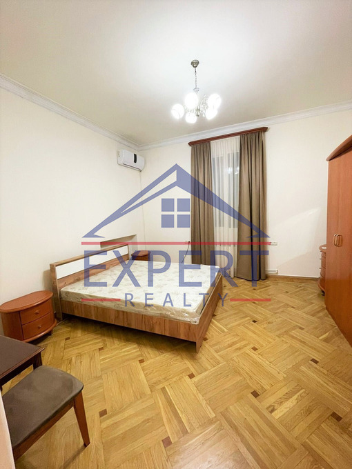 ԿԵՆՏՐՈՆ, ՆԱԼԲԱՆԴՅԱՆ ՓՈՂՈՑ, 3 ՍԵՆՅԱԿ