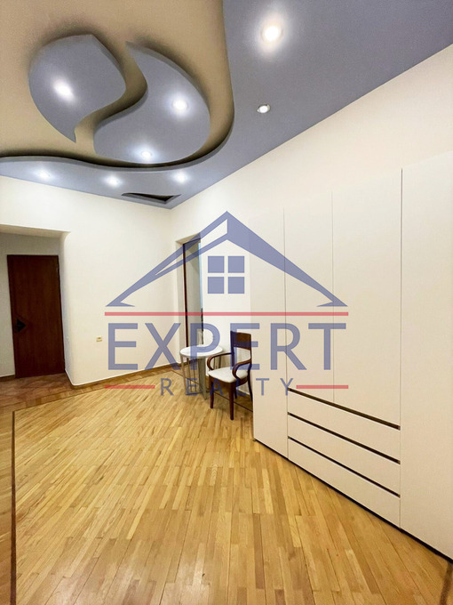 ԿԵՆՏՐՈՆ, ՆԱԼԲԱՆԴՅԱՆ ՓՈՂՈՑ, 3 ՍԵՆՅԱԿ