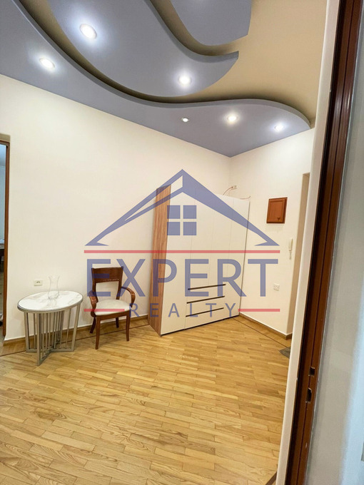 ԿԵՆՏՐՈՆ, ՆԱԼԲԱՆԴՅԱՆ ՓՈՂՈՑ, 3 ՍԵՆՅԱԿ