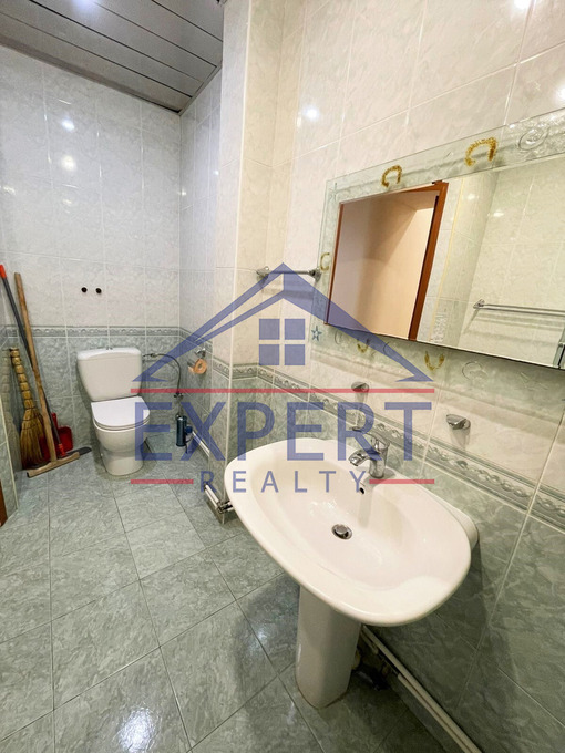 ԿԵՆՏՐՈՆ, ՆԱԼԲԱՆԴՅԱՆ ՓՈՂՈՑ, 3 ՍԵՆՅԱԿ