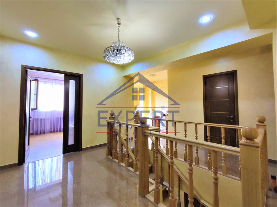 ԱՐԱԲԿԻՐ, ԱԶԱՏՈՒԹՅԱՆ ՊՈՂՈՏԱ, 4 ՍԵՆՅԱԿ