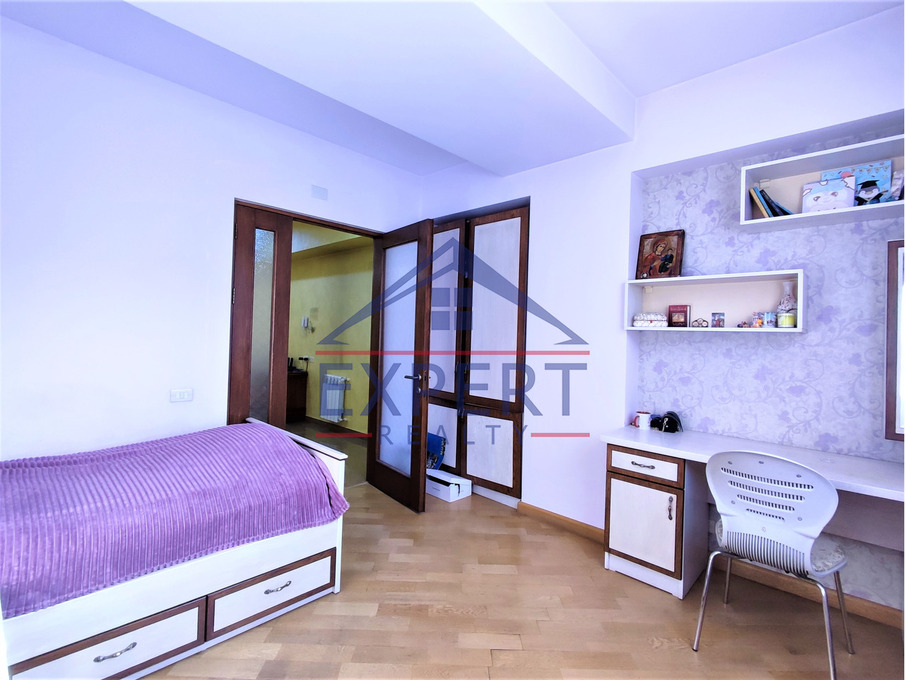 ԱՐԱԲԿԻՐ, ԱԶԱՏՈՒԹՅԱՆ ՊՈՂՈՏԱ, 4 ՍԵՆՅԱԿ