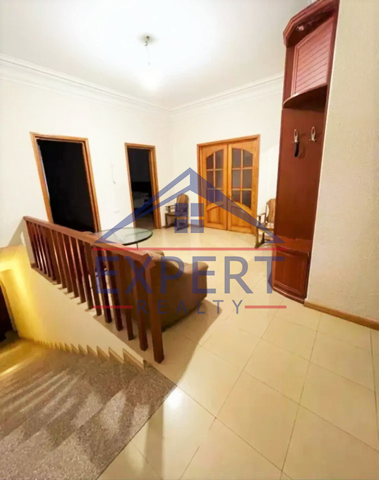 ԱՎԱՆ, ՀՐԱՉՅԱ ԱՃԱՌՅԱՆ ՓՈՂՈՑ, 4 ՍԵՆՅԱԿ