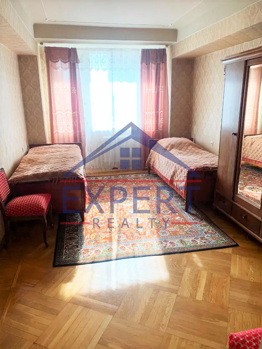 ՇԵՆԳԱՎԻԹ, ՖՐՈՒՆԶԵԻ ՓՈՂՈՑ, 3 ՍԵՆՅԱԿ