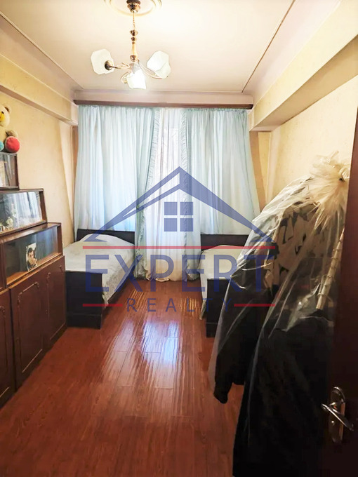 ՇԵՆԳԱՎԻԹ, ՖՐՈՒՆԶԵԻ ՓՈՂՈՑ, 3 ՍԵՆՅԱԿ