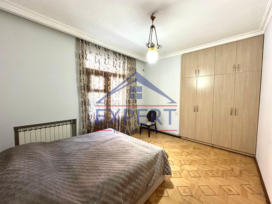 ԿԵՆՏՐՈՆ, ՎԱՐԴԱՆԱՆՑ ՓՈՂՈՑ, 3 ՍԵՆՅԱԿ