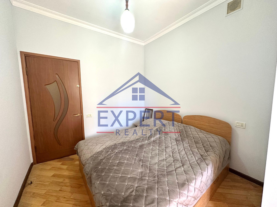 ԿԵՆՏՐՈՆ, ՎԱՐԴԱՆԱՆՑ ՓՈՂՈՑ, 3 ՍԵՆՅԱԿ