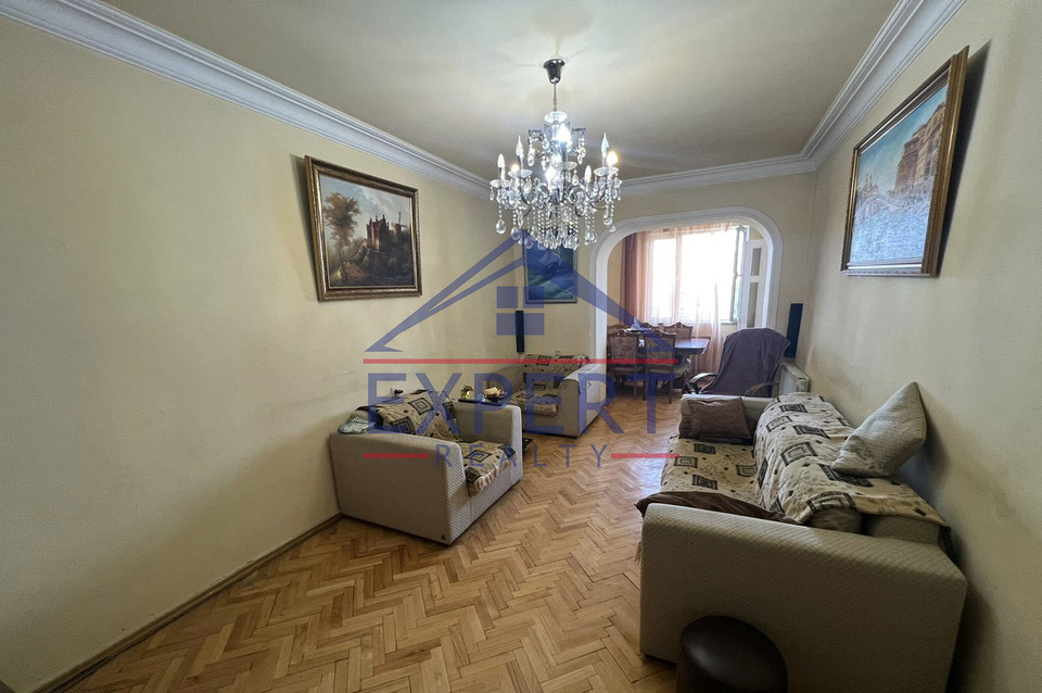 ԱՐԱԲԿԻՐ, ԿՈՄԻՏԱՍԻ ՊՈՂՈՏԱ, 3 ՍԵՆՅԱԿ