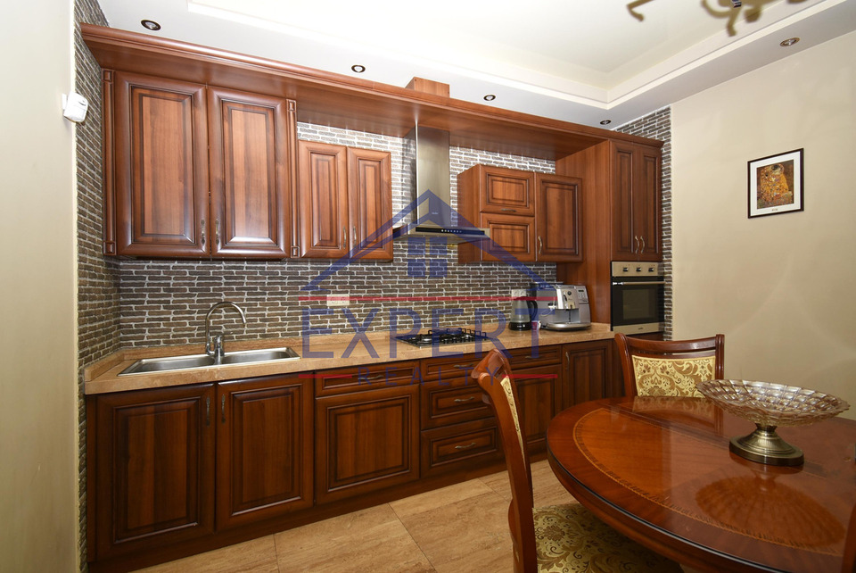 ՎԱՀԱԳՆԻ ԹԱՂԱՄԱՍ, 3 ՀԱՐԿ, 7 ՍԵՆՅԱԿ