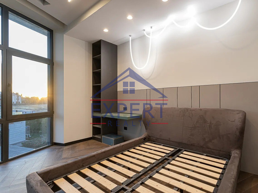 ՎԱՀԱԳՆԻ ԹԱՂԱՄԱՍ, 3 ՀԱՐԿ, 4 ՍԵՆՅԱԿ