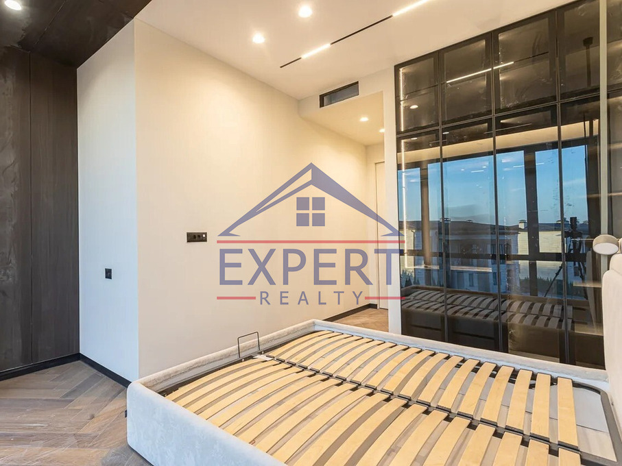 ՎԱՀԱԳՆԻ ԹԱՂԱՄԱՍ, 3 ՀԱՐԿ, 4 ՍԵՆՅԱԿ