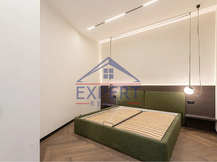 ՎԱՀԱԳՆԻ ԹԱՂԱՄԱՍ, 3 ՀԱՐԿ, 4 ՍԵՆՅԱԿ