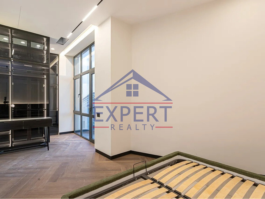 ՎԱՀԱԳՆԻ ԹԱՂԱՄԱՍ, 3 ՀԱՐԿ, 4 ՍԵՆՅԱԿ