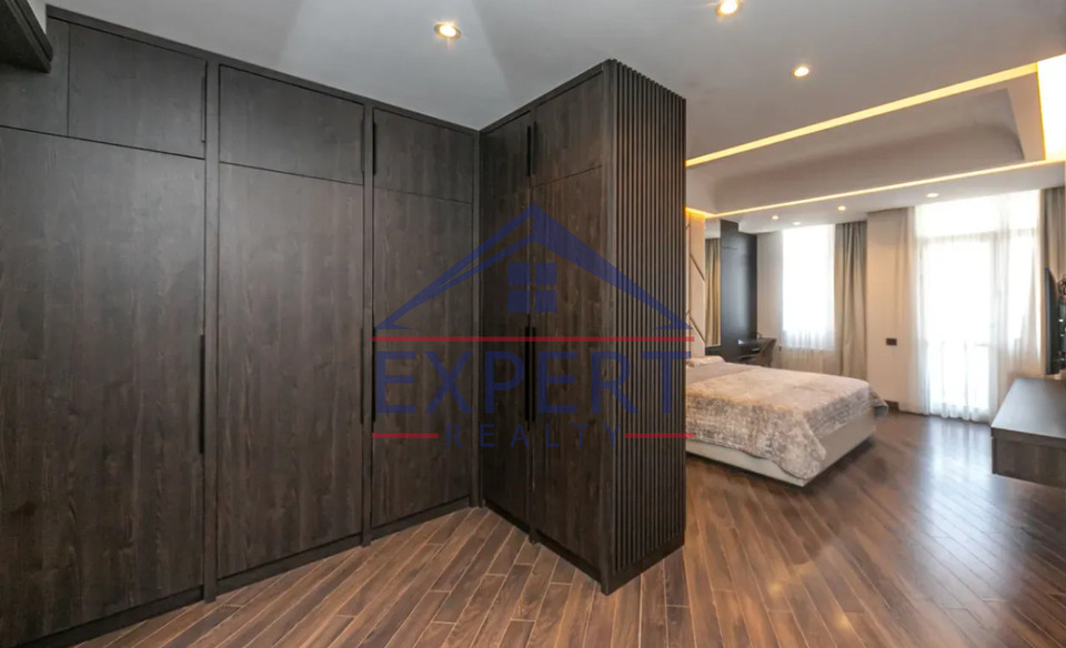 ԿԵՆՏՐՈՆ, ԾԻԾԵՌՆԱԿԱԲԵՐԴԻ ԽՃՈՒՂԻ 3 ՍԵՆՅԱԿ