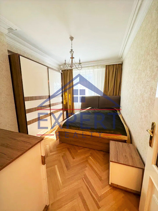 ԿԵՆՏՐՈՆ, ՄԱՇՏՈՑԻ ՊՈՂՈՏԱ, 3 ՍԵՆՅԱԿ