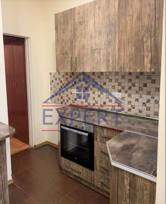ԿԵՆՏՐՈՆ, ՄԱՇՏՈՑԻ ՊՈՂՈՏԱ, 2 ՍԵՆՅԱԿ