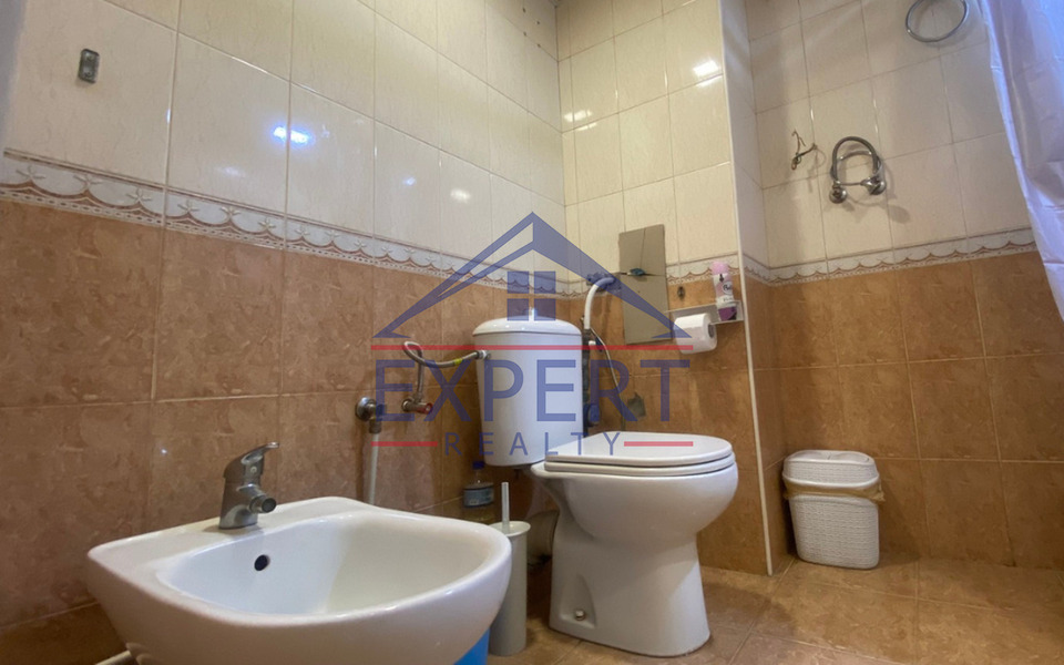 ԿԵՆՏՐՈՆ, ՀԻՆ ԵՐԵՎԱՆՑՈՒ ՓՈՂՈՑ, 2 ՍԵՆՅԱԿ
