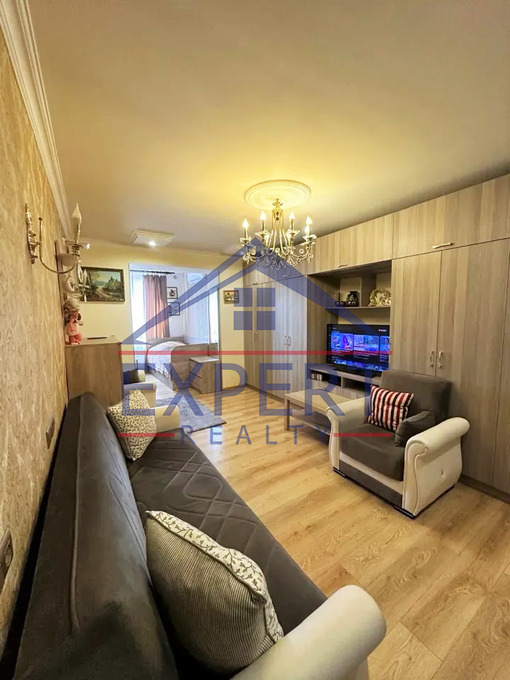 ԿԵՆՏՐՈՆ, ԱԹԵՆՔԻ ՓՈՂՈՑ, 1 ՍԵՆՅԱԿ