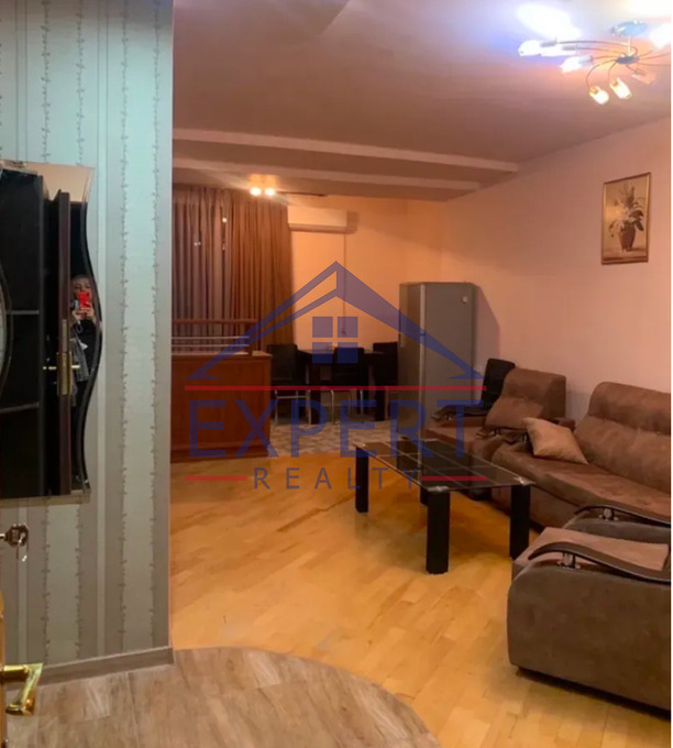 ԿԵՆՏՐՈՆ, ԱՄԻՐՅԱՆ ՓՈՂՈՑ, 2 ՍԵՆՅԱԿ