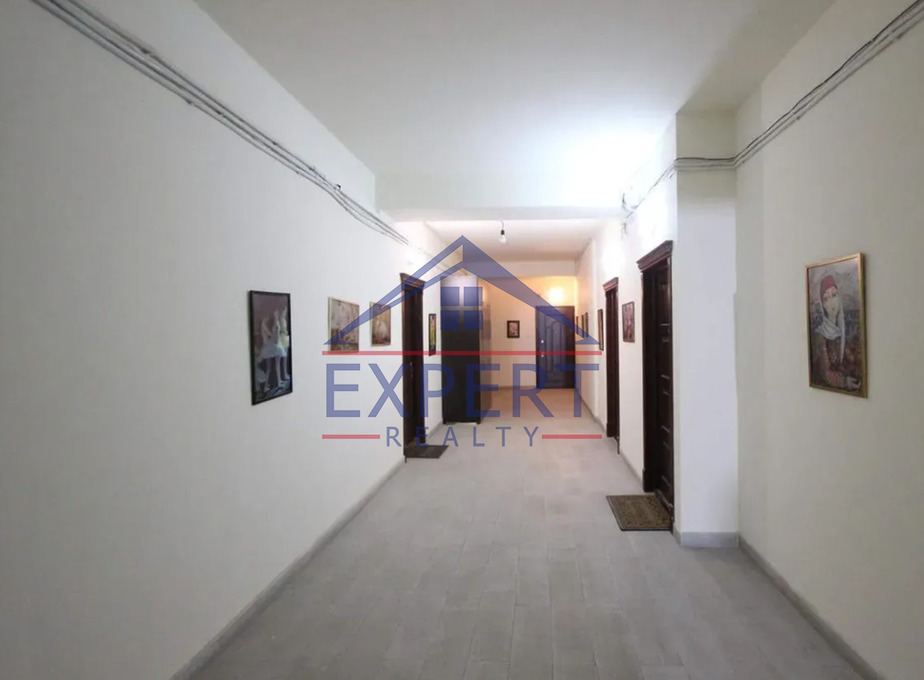 ԿԵՆՏՐՈՆ, ՄԱՇՏՈՑԻ ՊՈՂՈՏԱ, 2 ՍԵՆՅԱԿ
