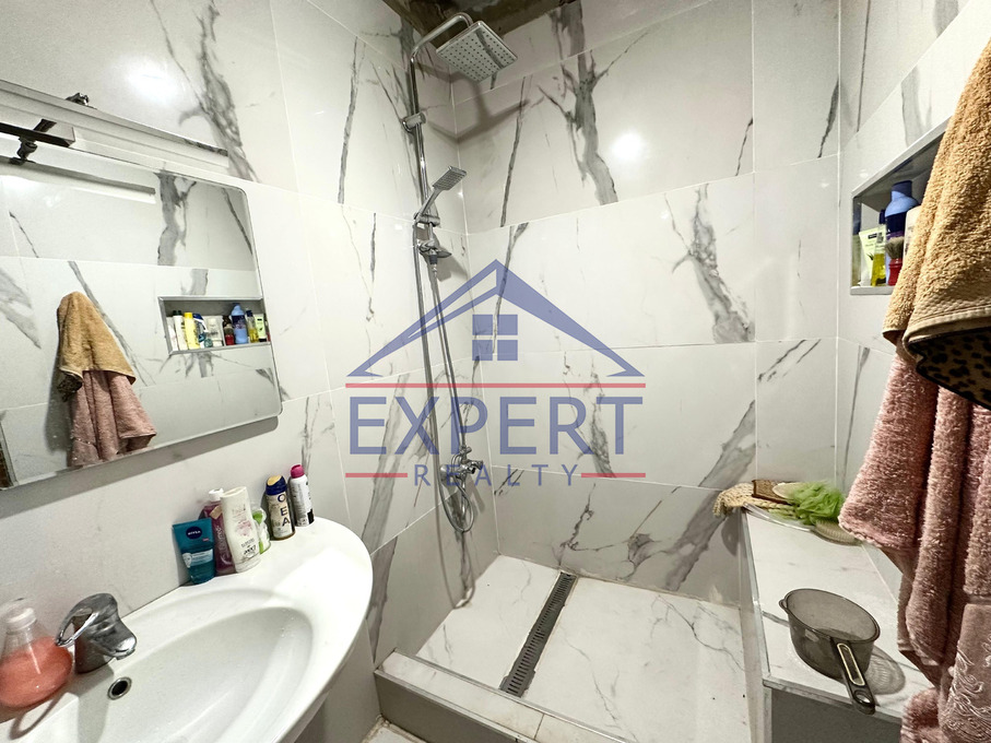 ԿԵՆՏՐՈՆ, ՆԱԼԲԱՆԴՅԱՆ ՓՈՂՈՑ, 3 ՍԵՆՅԱԿ