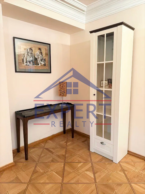 ԿԵՆՏՐՈՆ, ՄԱՇՏՈՑԻ ՊՈՂՈՏԱ, 3 ՍԵՆՅԱԿ