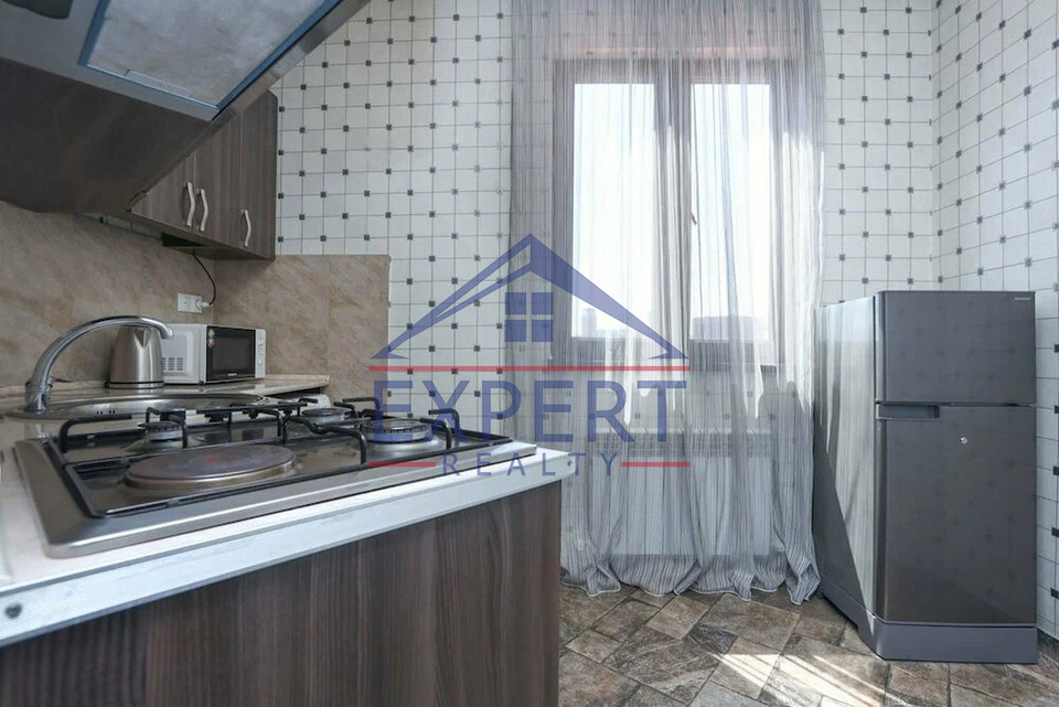 ԿԵՆՏՐՈՆ, ՄԱՇՏՈՑԻ ՊՈՂՈՏԱ, 3 ՍԵՆՅԱԿ