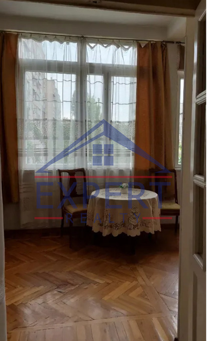 ԿԵՆՏՐՈՆ, ԱՄԻՐՅԱՆ ՓՈՂՈՑ, 3 ՍԵՆՅԱԿ