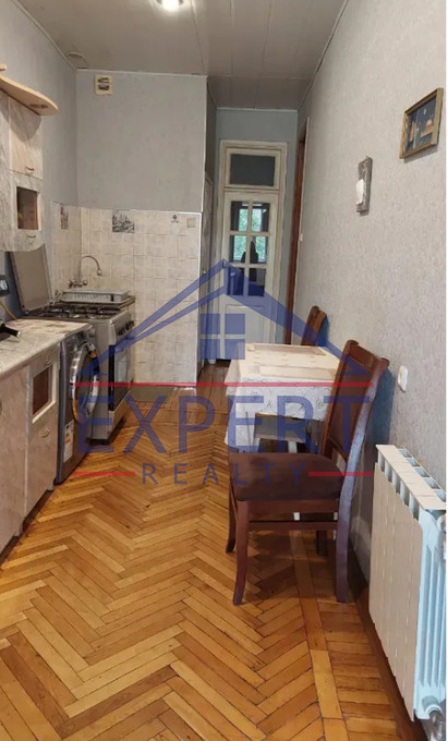 ԿԵՆՏՐՈՆ, ԱՄԻՐՅԱՆ ՓՈՂՈՑ, 3 ՍԵՆՅԱԿ