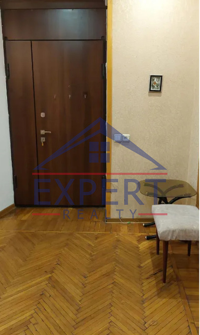 ԿԵՆՏՐՈՆ, ԱՄԻՐՅԱՆ ՓՈՂՈՑ, 3 ՍԵՆՅԱԿ