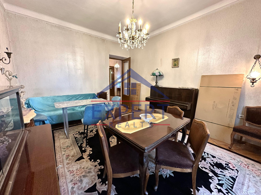 ԿԵՆՏՐՈՆ, ՆԱԼԲԱՆԴՅԱՆ ՓՈՂՈՑ, 3 ՍԵՆՅԱԿ