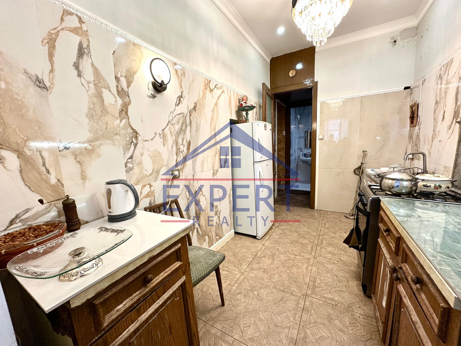 ԿԵՆՏՐՈՆ, ՆԱԼԲԱՆԴՅԱՆ ՓՈՂՈՑ, 3 ՍԵՆՅԱԿ