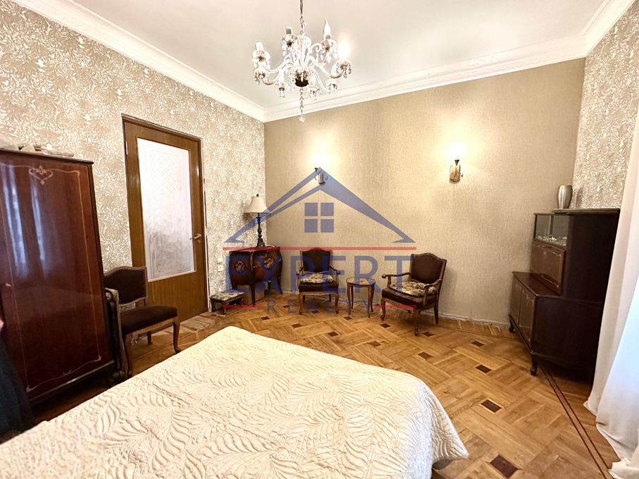 ԿԵՆՏՐՈՆ, ՆԱԼԲԱՆԴՅԱՆ ՓՈՂՈՑ, 3 ՍԵՆՅԱԿ