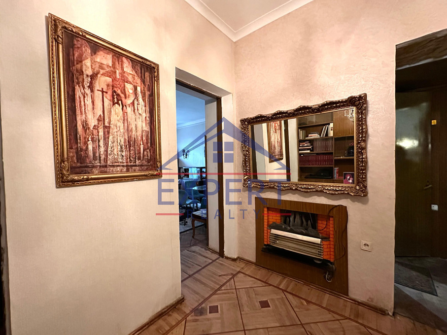 ԿԵՆՏՐՈՆ, ՆԱԼԲԱՆԴՅԱՆ ՓՈՂՈՑ, 3 ՍԵՆՅԱԿ