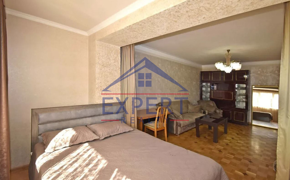 ԿԵՆՏՐՈՆ, ՔԱՋԱԶՆՈՒՆՈՒ  ՓՈՂՈՑ , 1 ՍԵՆՅԱԿ