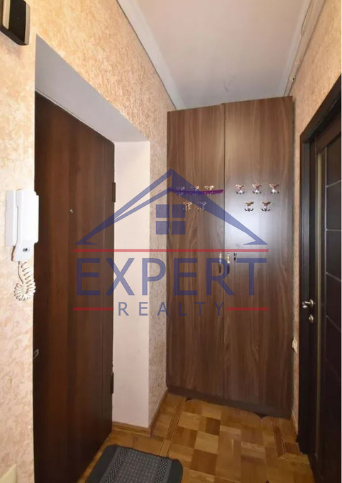 ԿԵՆՏՐՈՆ, ՔԱՋԱԶՆՈՒՆՈՒ  ՓՈՂՈՑ , 1 ՍԵՆՅԱԿ