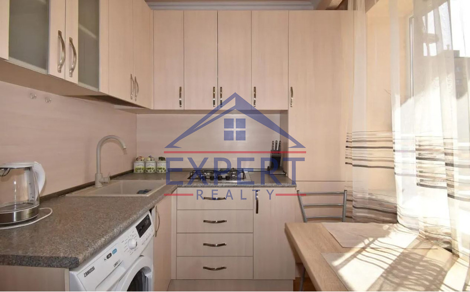 ԿԵՆՏՐՈՆ, ՔԱՋԱԶՆՈՒՆՈՒ  ՓՈՂՈՑ , 1 ՍԵՆՅԱԿ